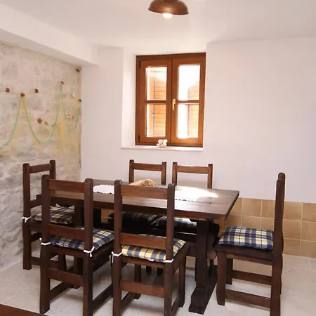 Casa de Férias House With Wifi Okrug Gornji, Ciovo - 5253