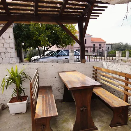 Будинок відпочинку House With Wifi Okrug Gornji, Ciovo - 5253 *